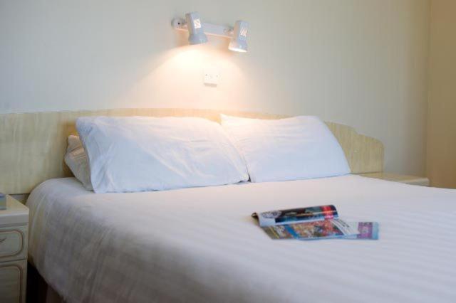 Talana Hotel Saint Helier Jersey Zimmer foto